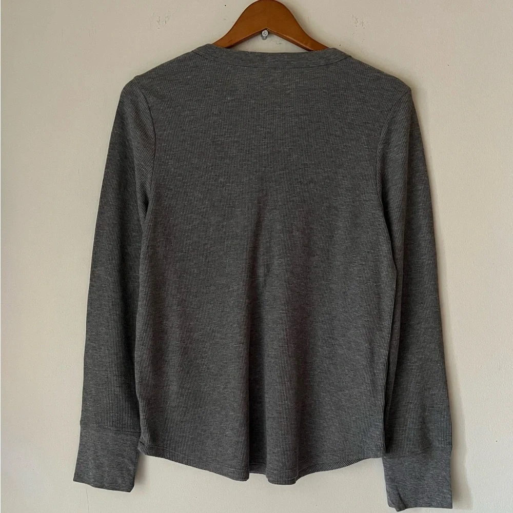 NWT Aerie Essential Ribbed Henley Long Sleeve Gray Top Sz XL Bella Swan Alt - Picture 2 of 11